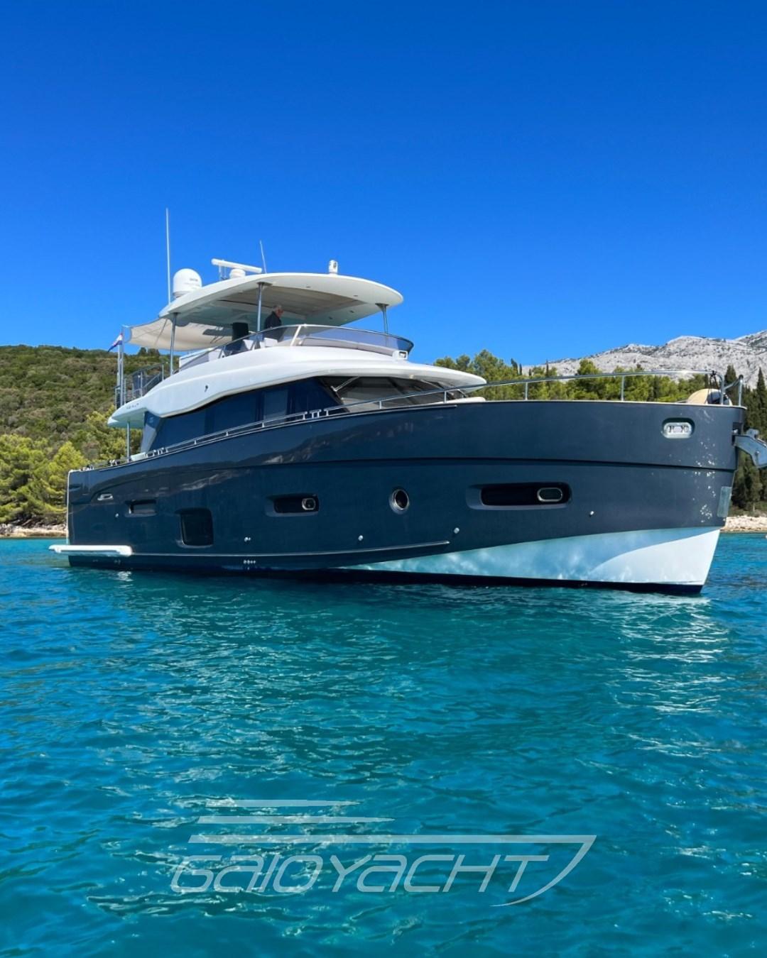 azimut Magellano 66