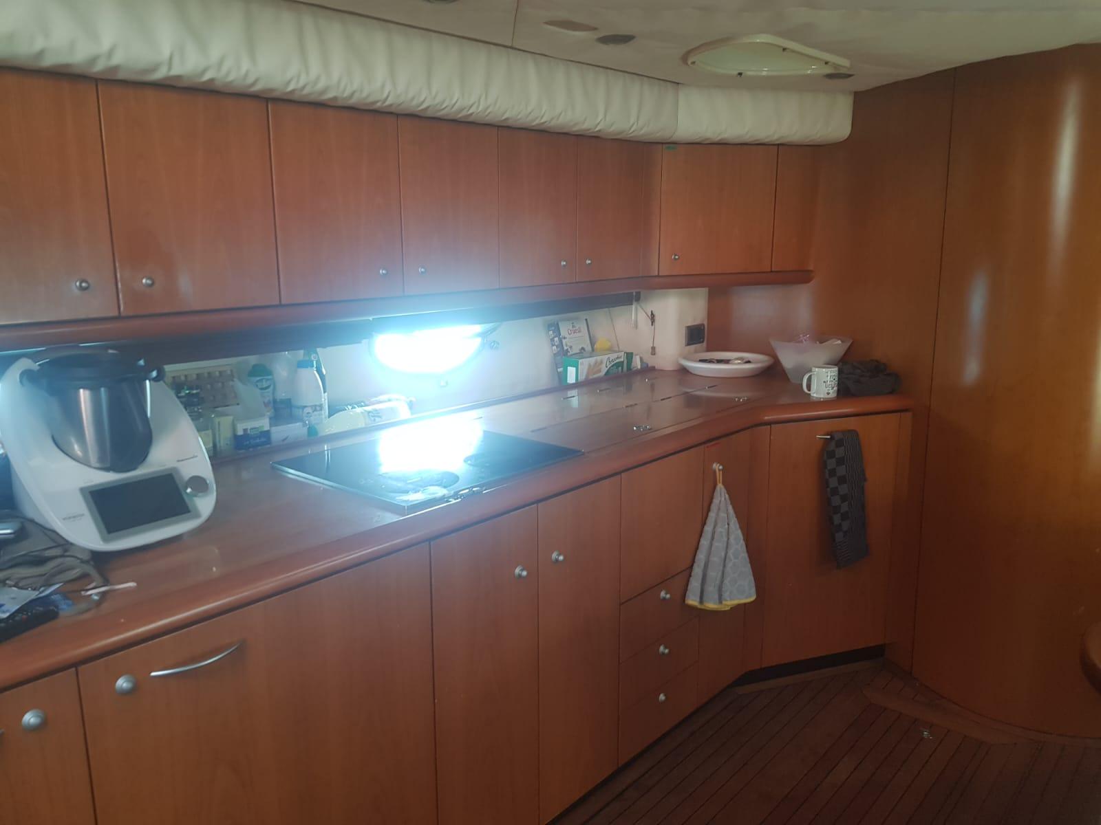 sunseeker Predator 61