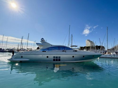 Azimut 68s