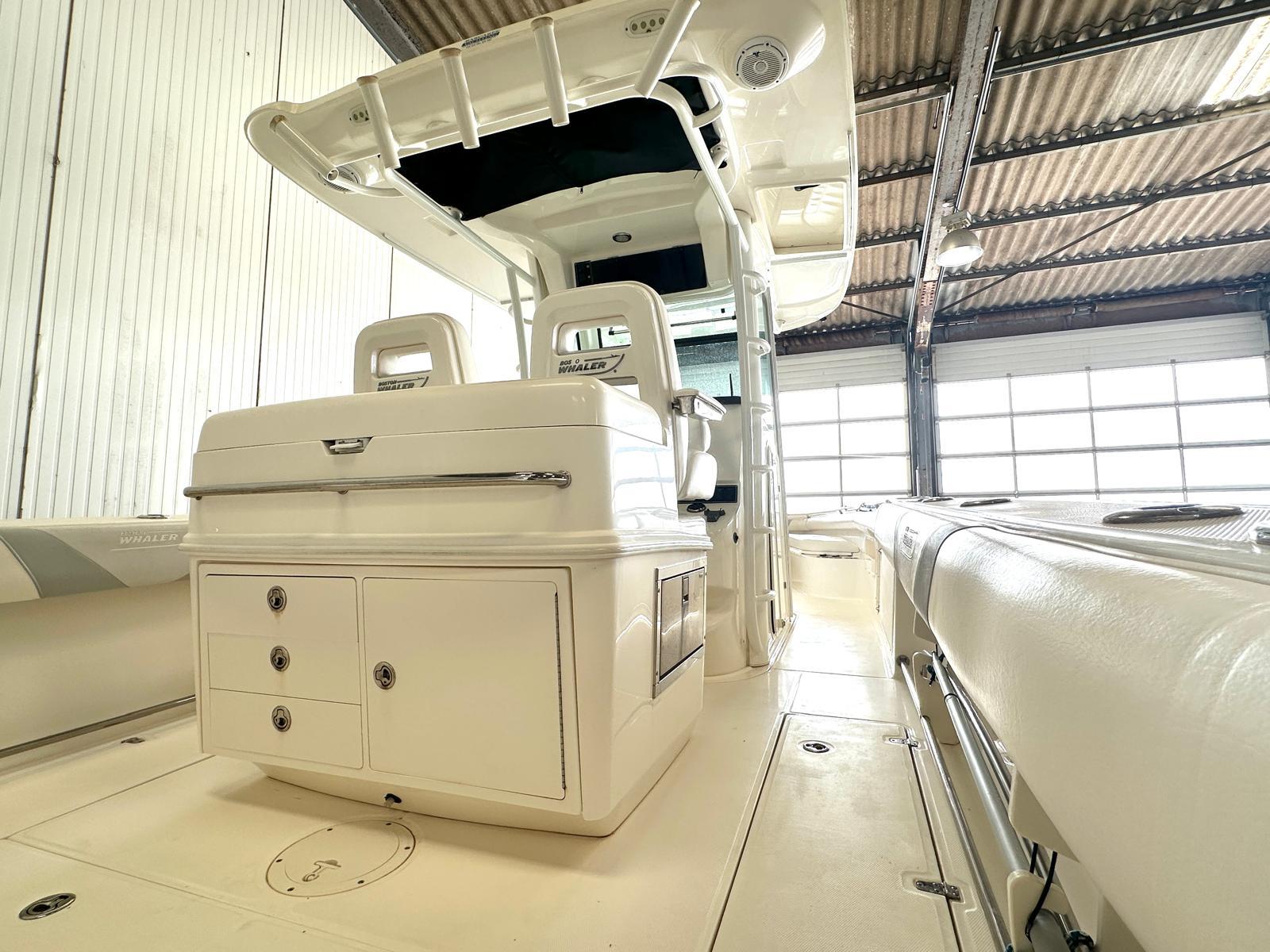 boston whaler 320 outrage