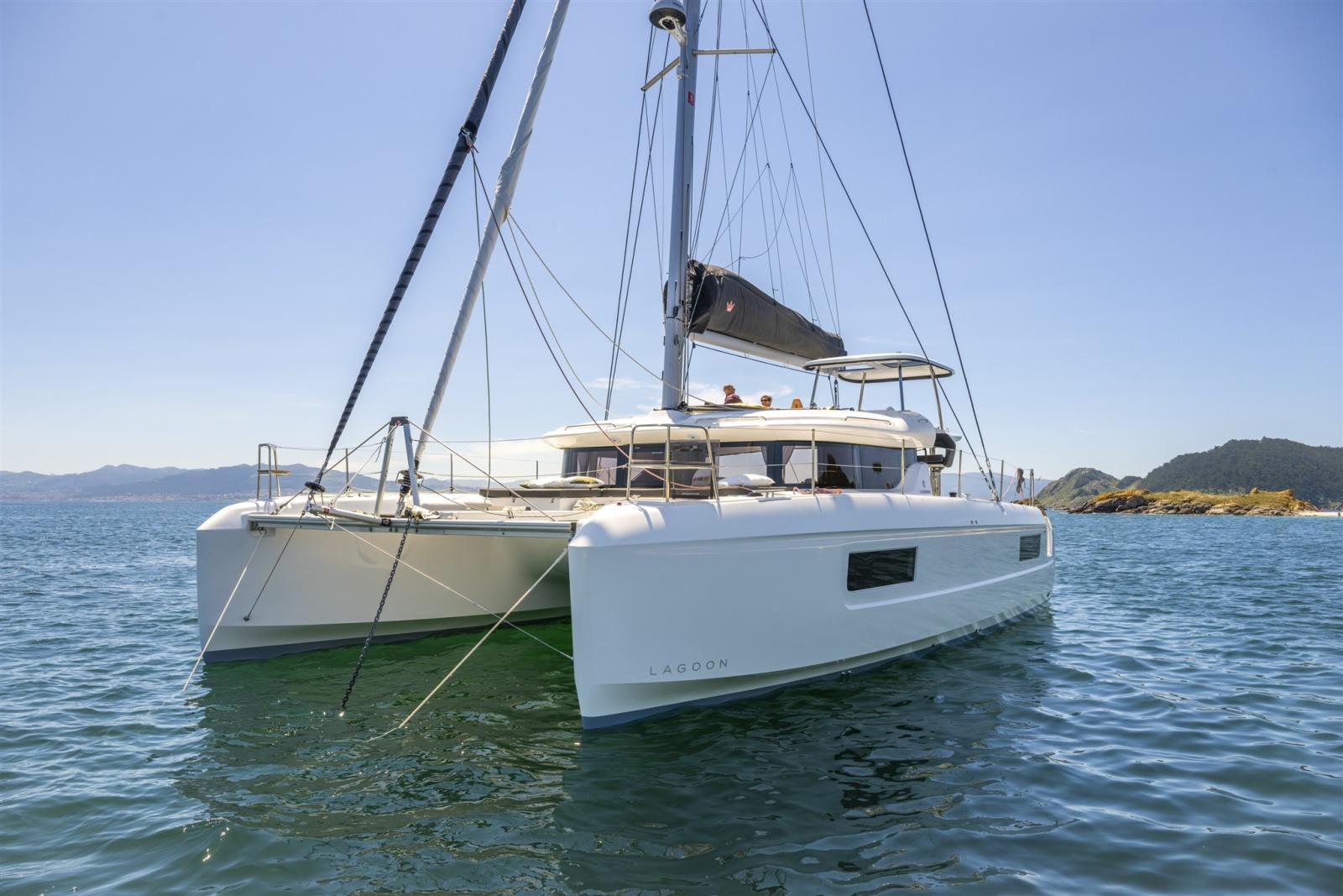 lagoon 43