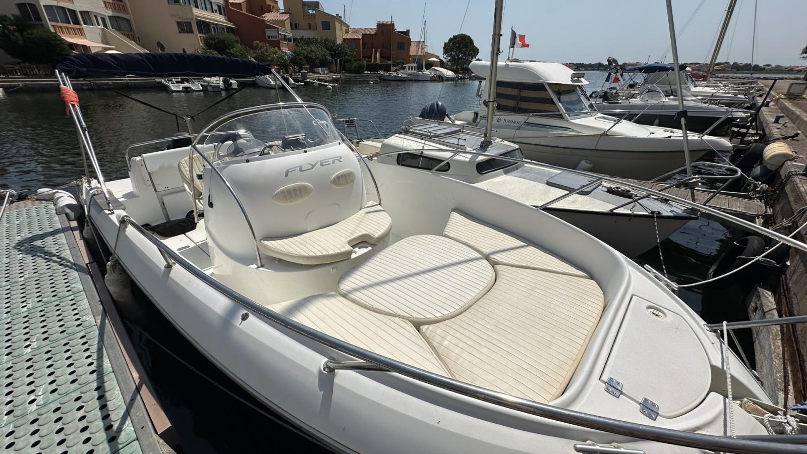 beneteau Flyer 650 open