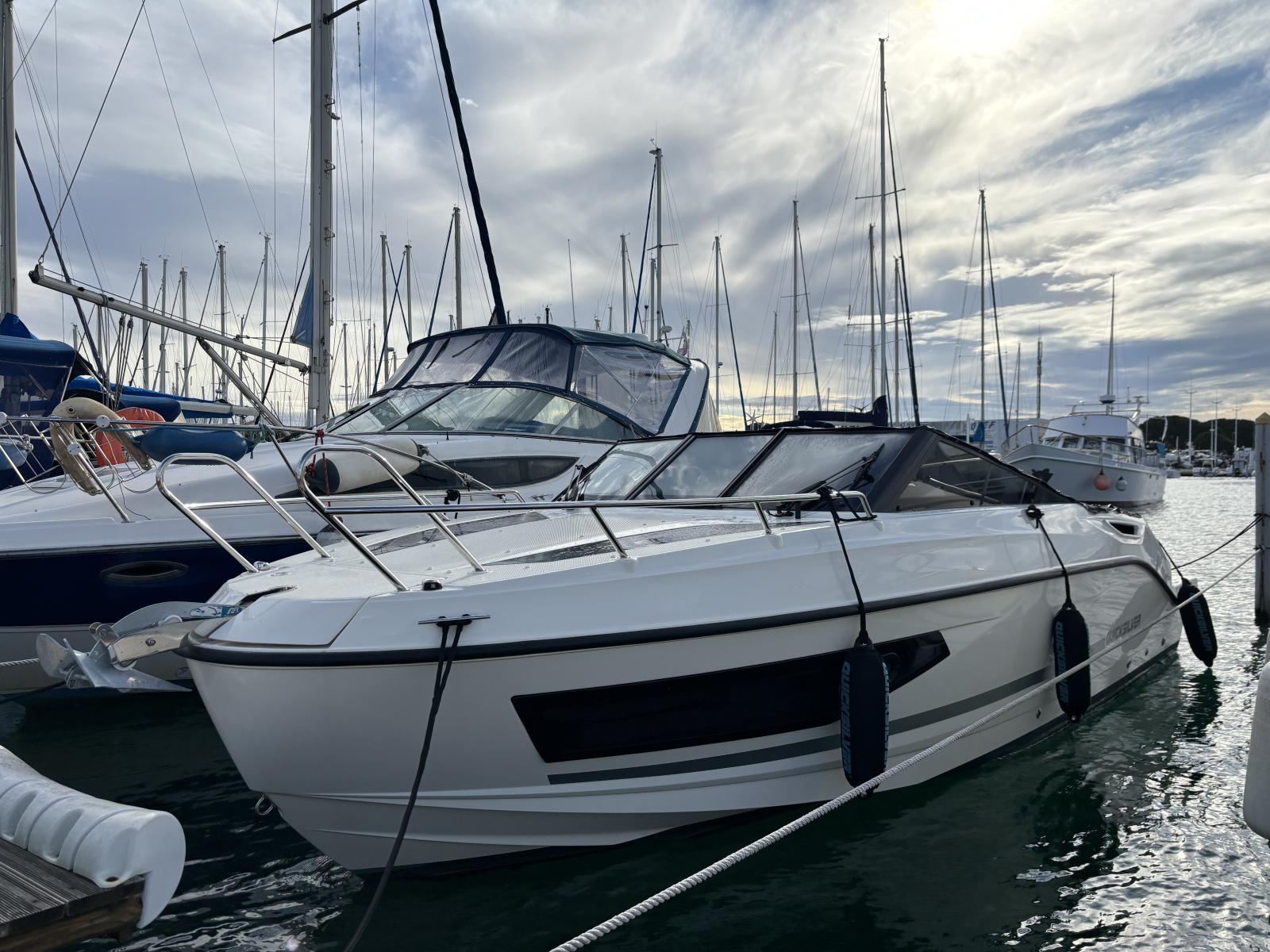 quicksilver Activ 755 cruiser