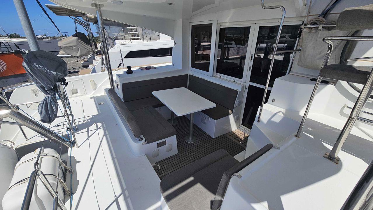 lagoon 39