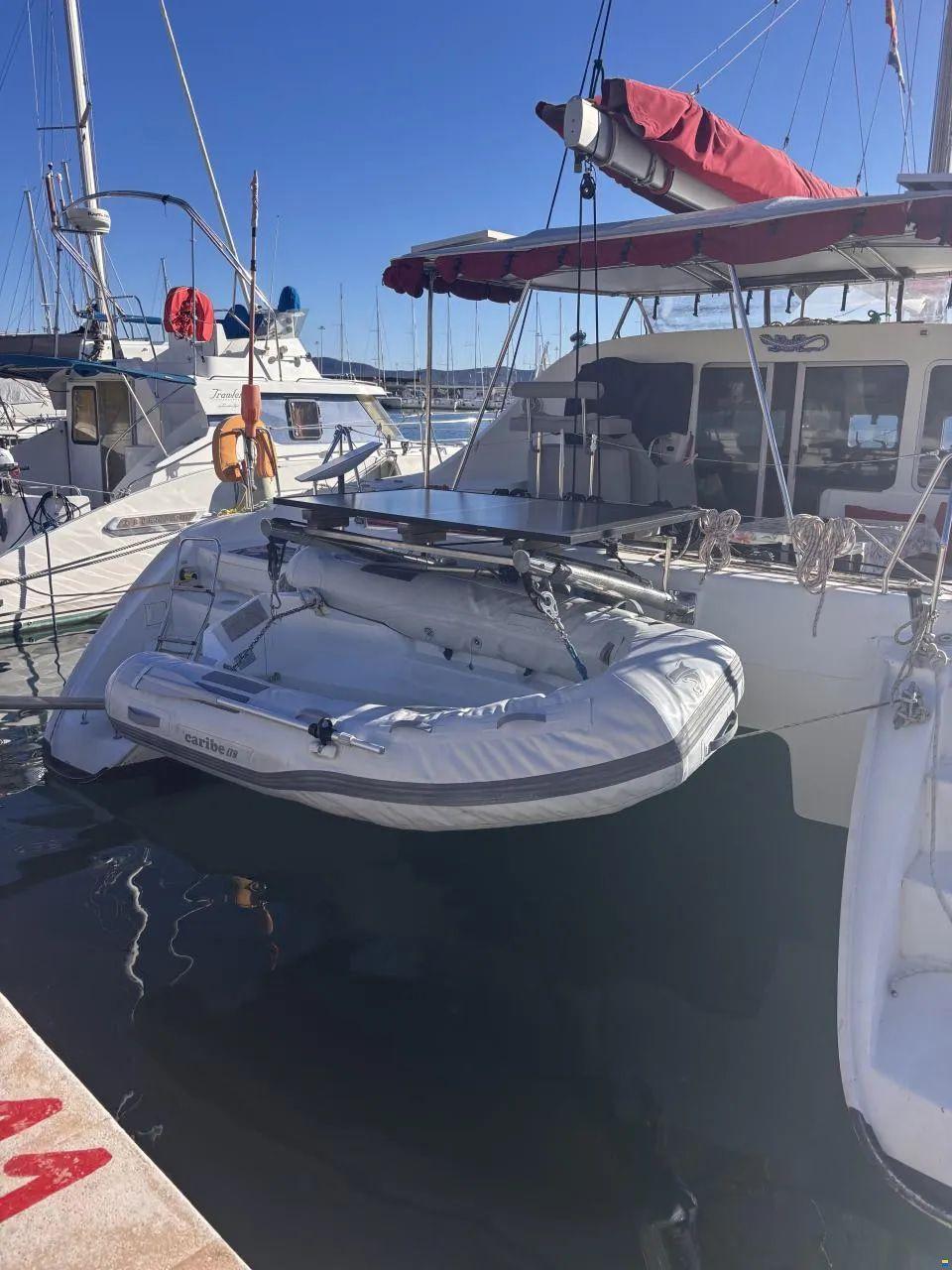lagoon 410