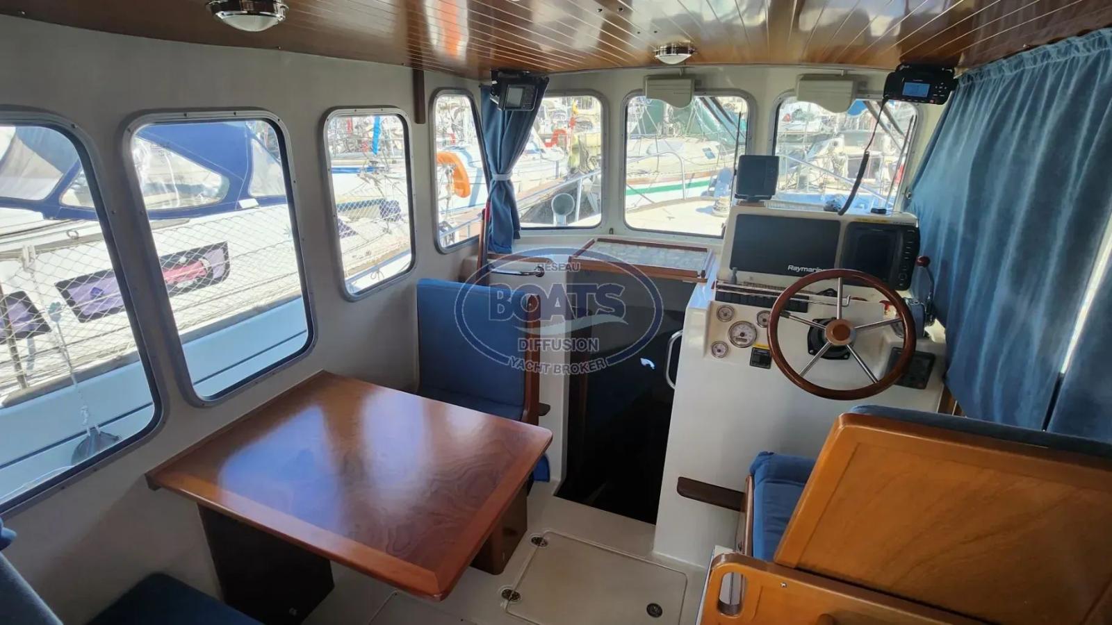 rhea marine Rhea 28
