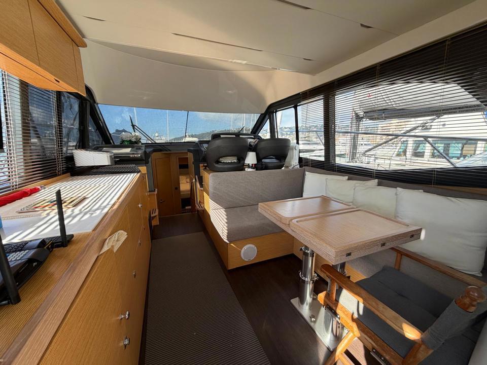 bavaria yachts R40 fly