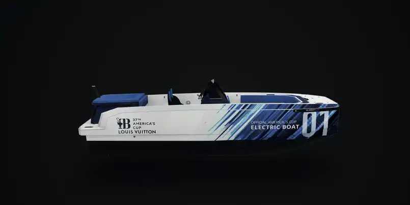 de antonio yachts E23