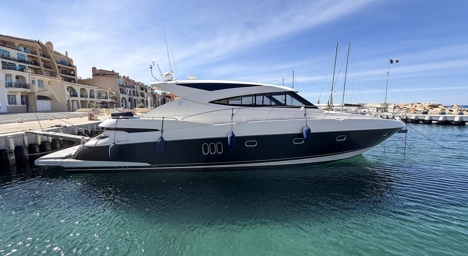 riviera 5800 sport yacht