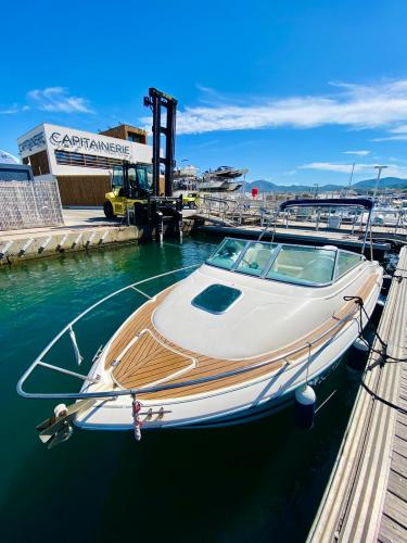Jeanneau leader 605