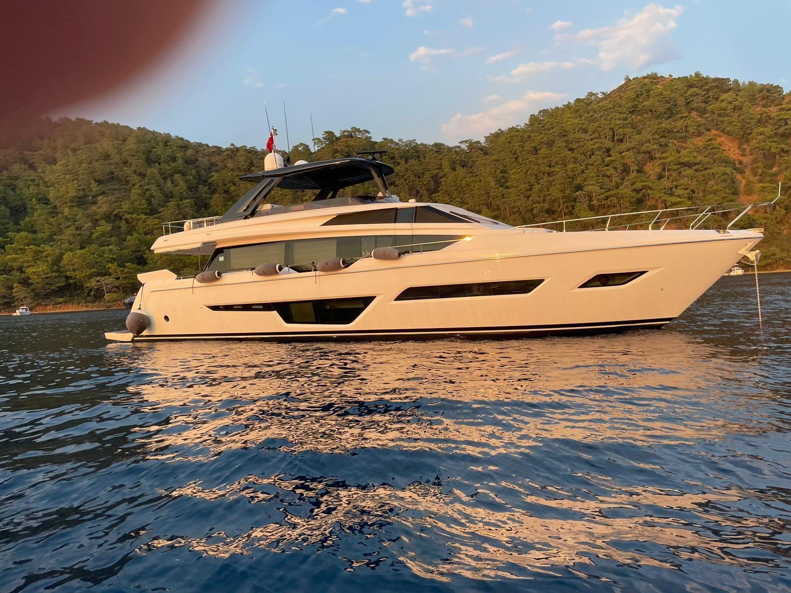 ferretti yachts 780