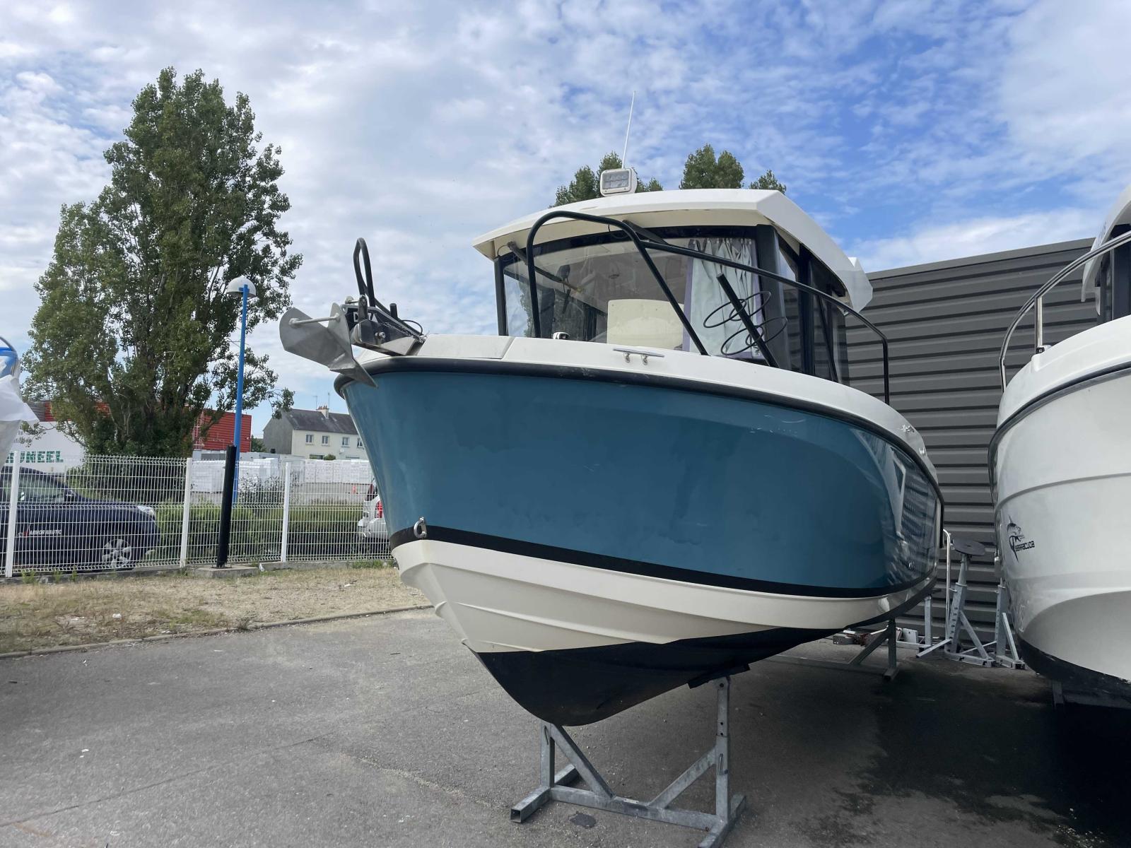 quicksilver 705 pilothouse