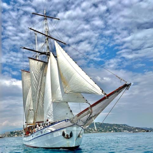 Classic yacht maliclaire