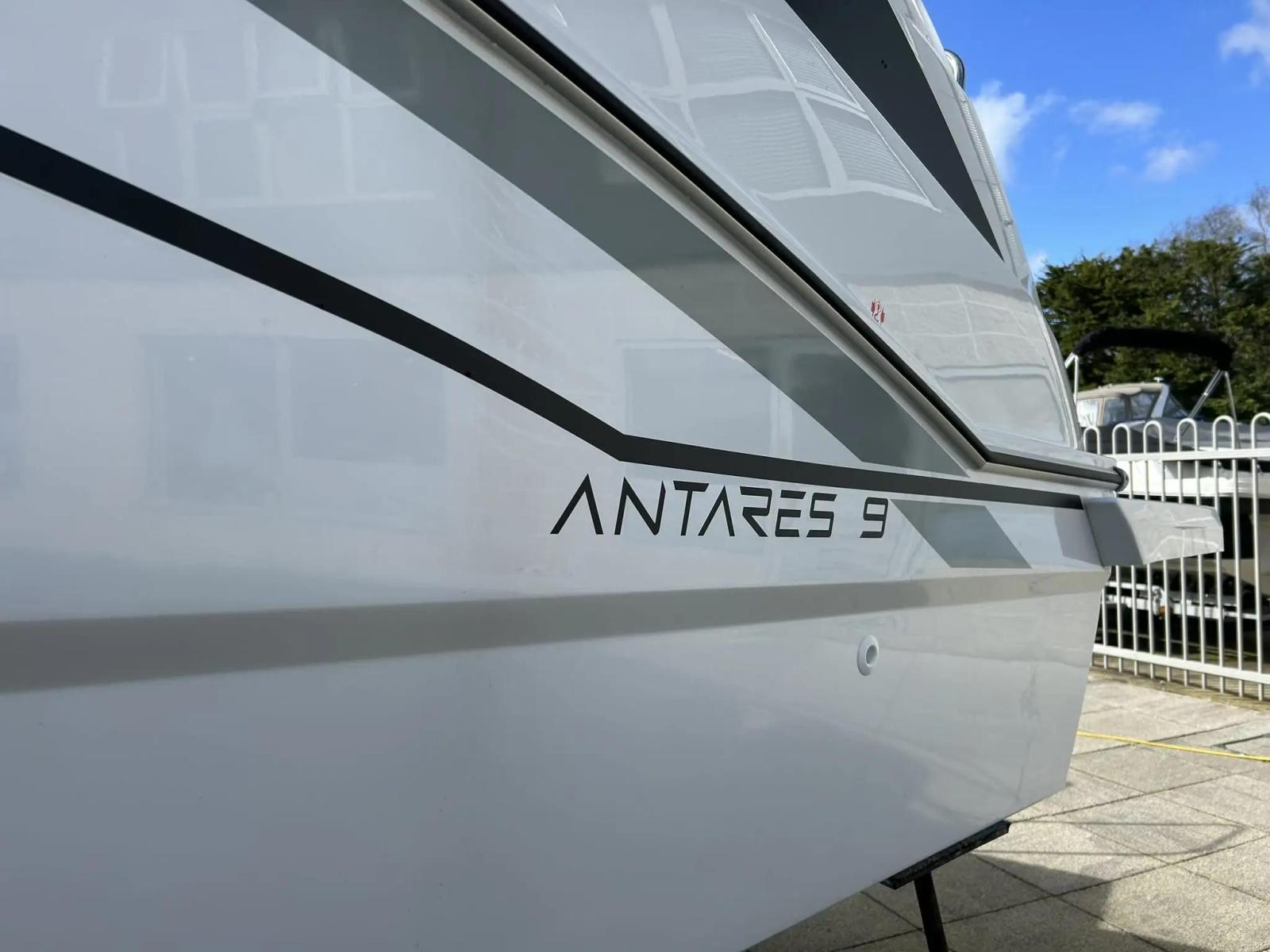 beneteau Antares 9