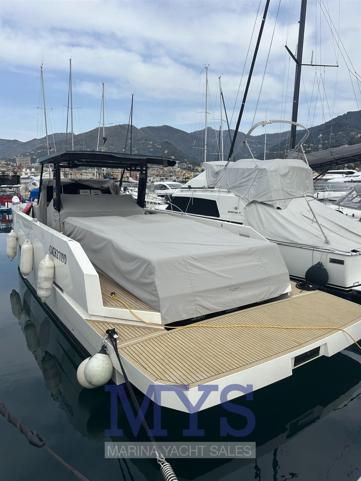 de antonio yachts D42 open