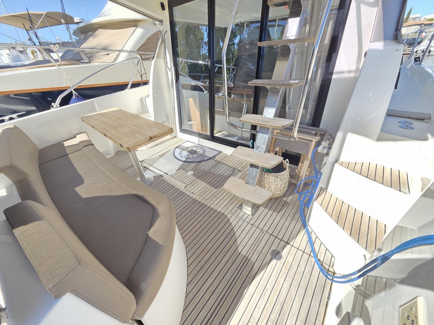 jeanneau Prestige 350 fly