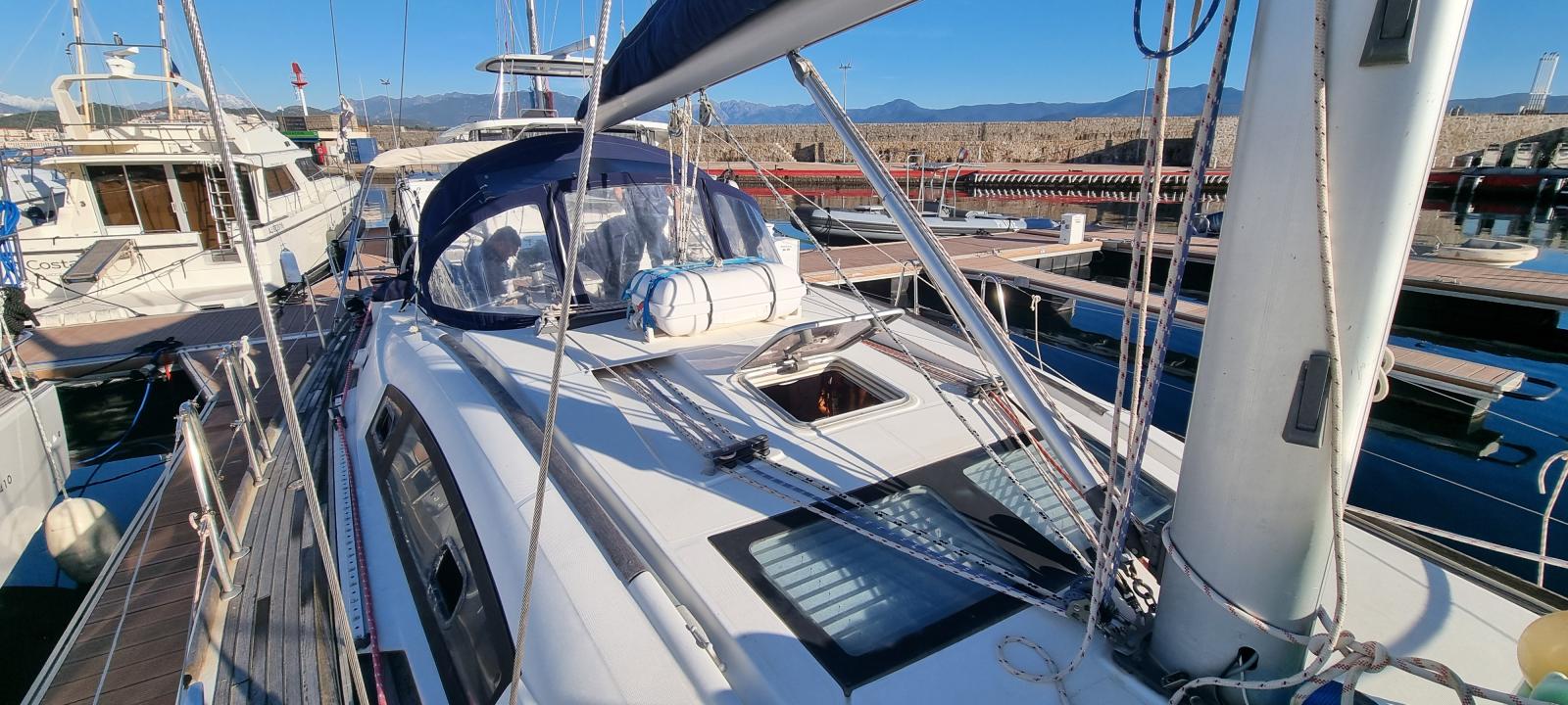 beneteau Oceanis 43