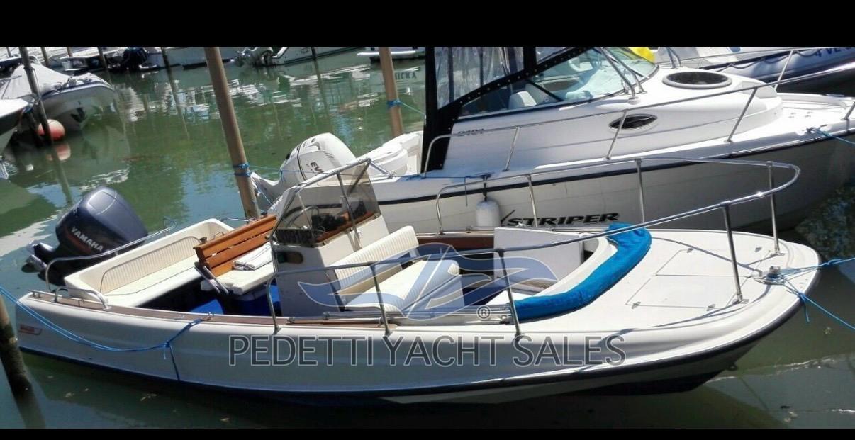 boston whaler 21 outrage