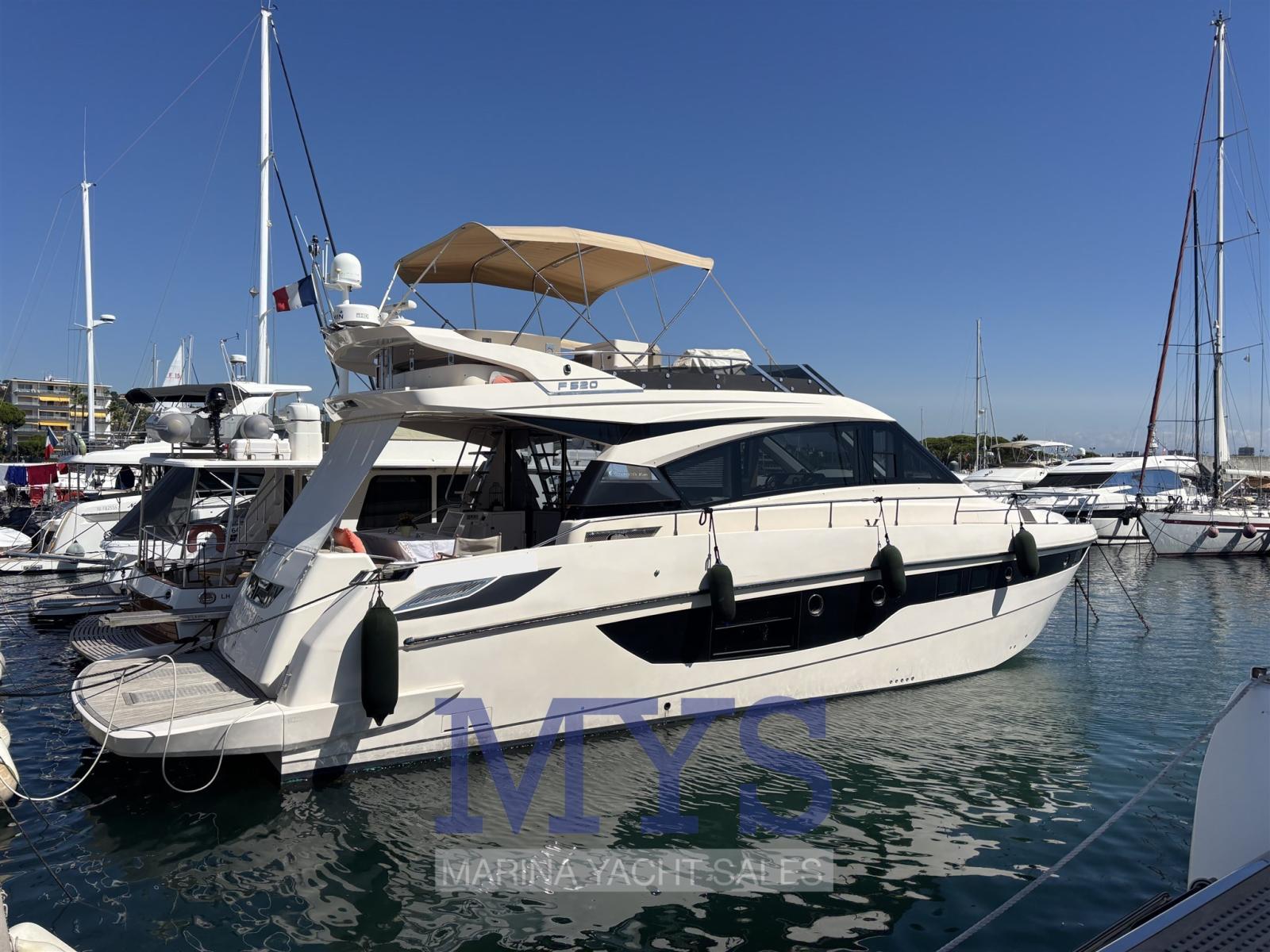 cayman yachts 520 fly