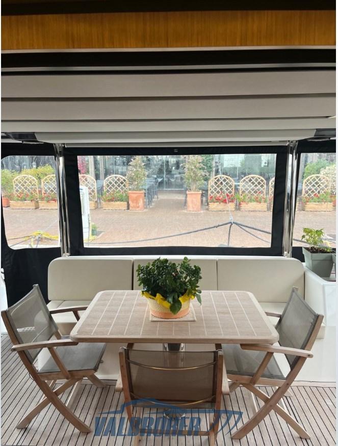 absolute Navetta 52