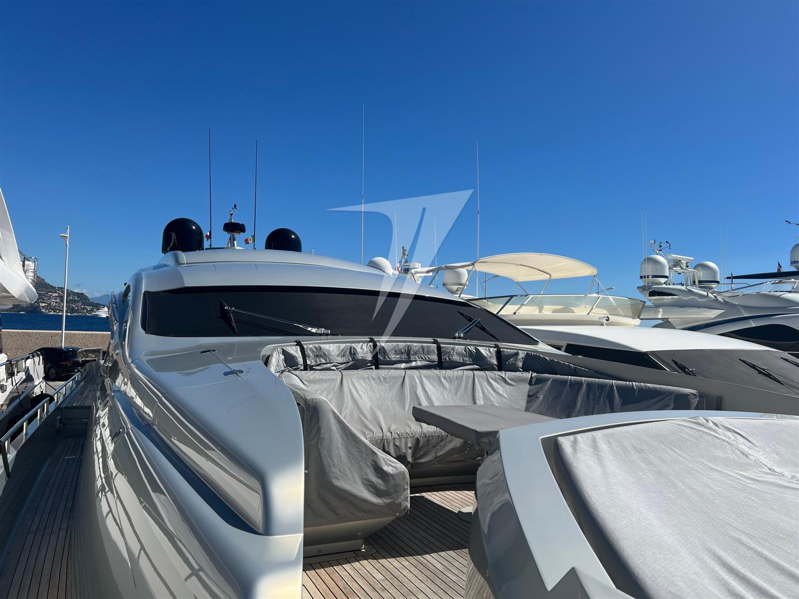 pershing 90'