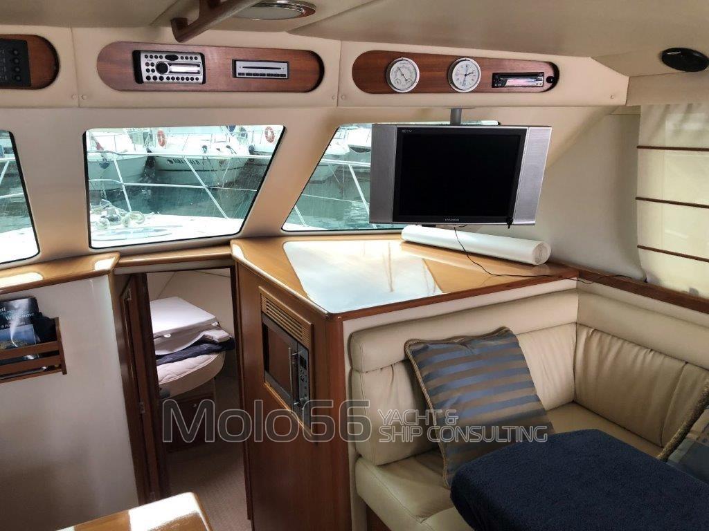 riviera marine 37 flybridge