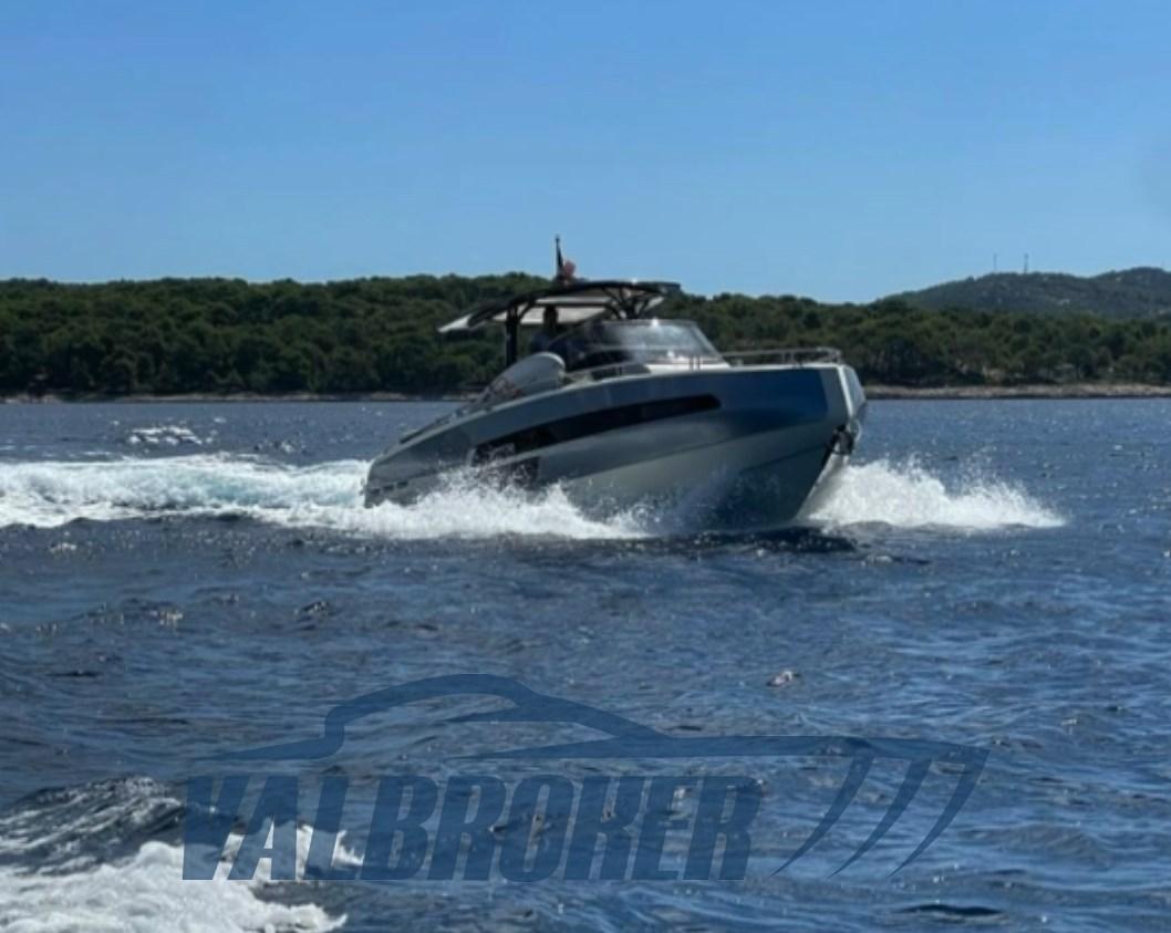 invictus Gt370