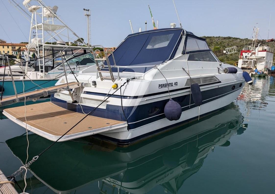 pershing 40
