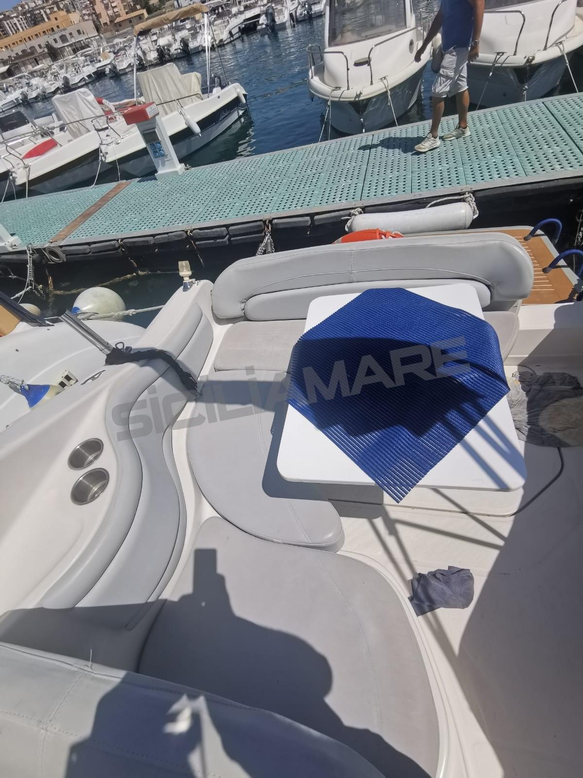 regal marine Commodore 242