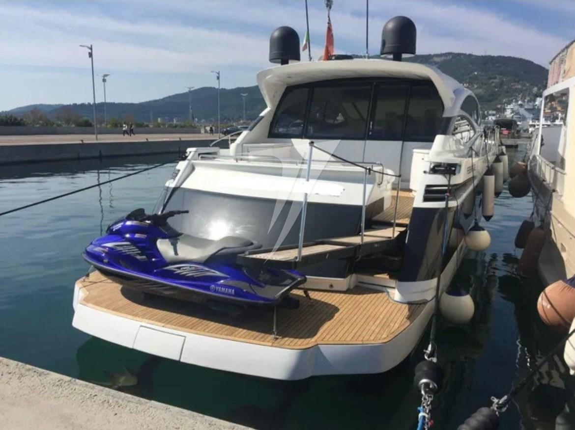 pershing 62