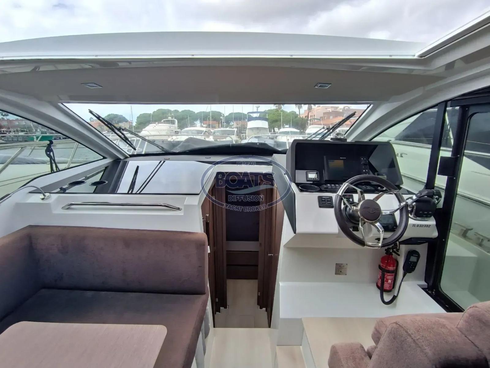 sealine C335