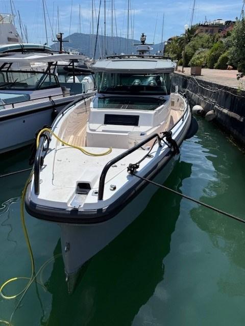 axopar 37 xc cross cabin