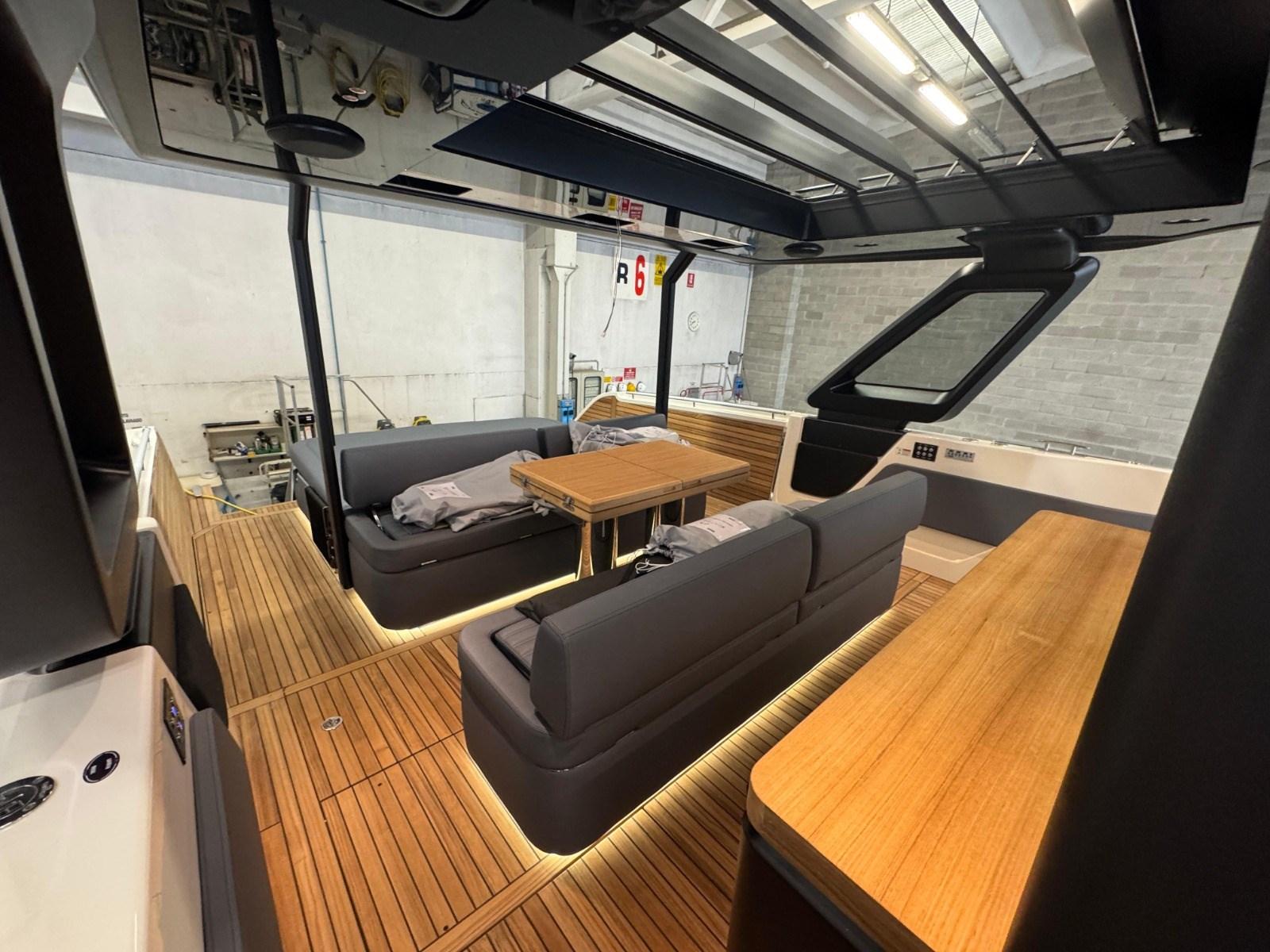 cranchi A46 luxury tender