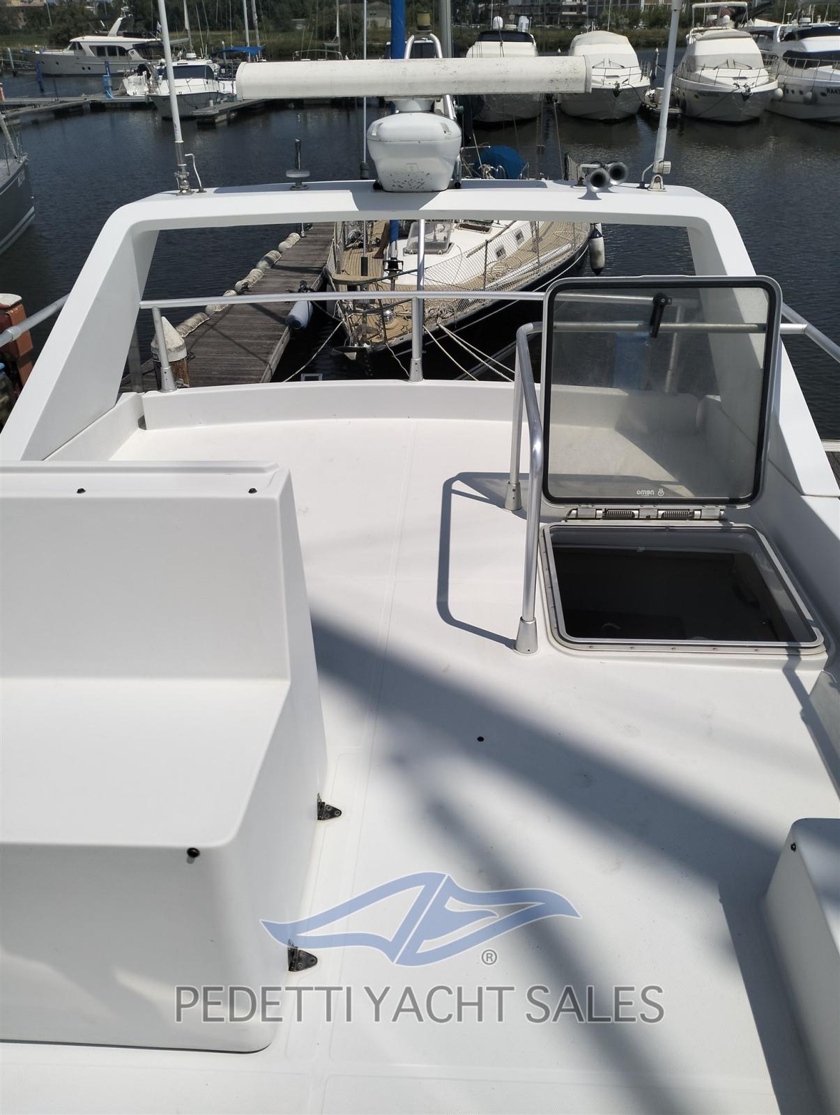 ferretti yachts 39 fly