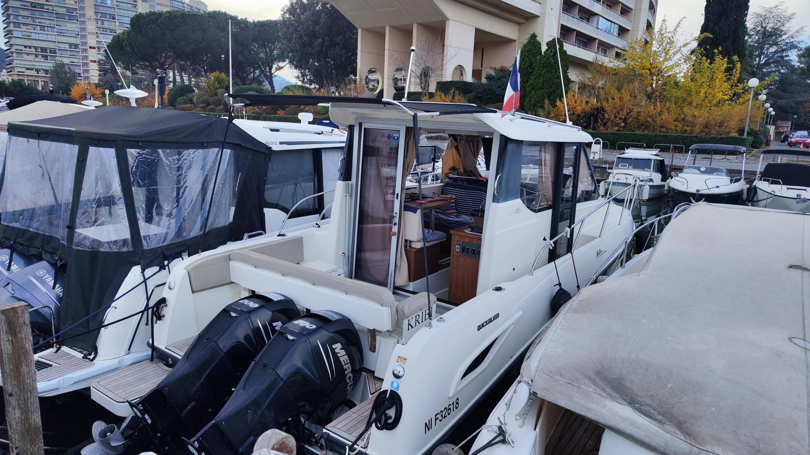 quicksilver Activ 855 cruiser