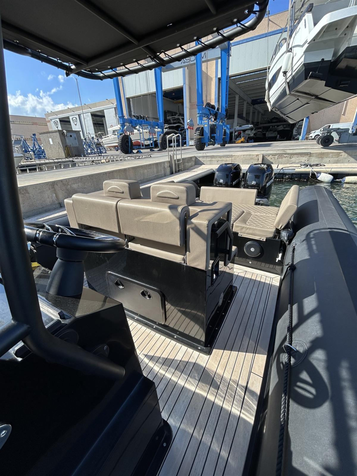 sea water Phantom 300
