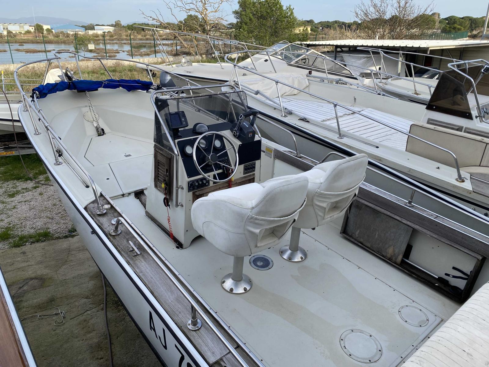 boston whaler 22 outrage