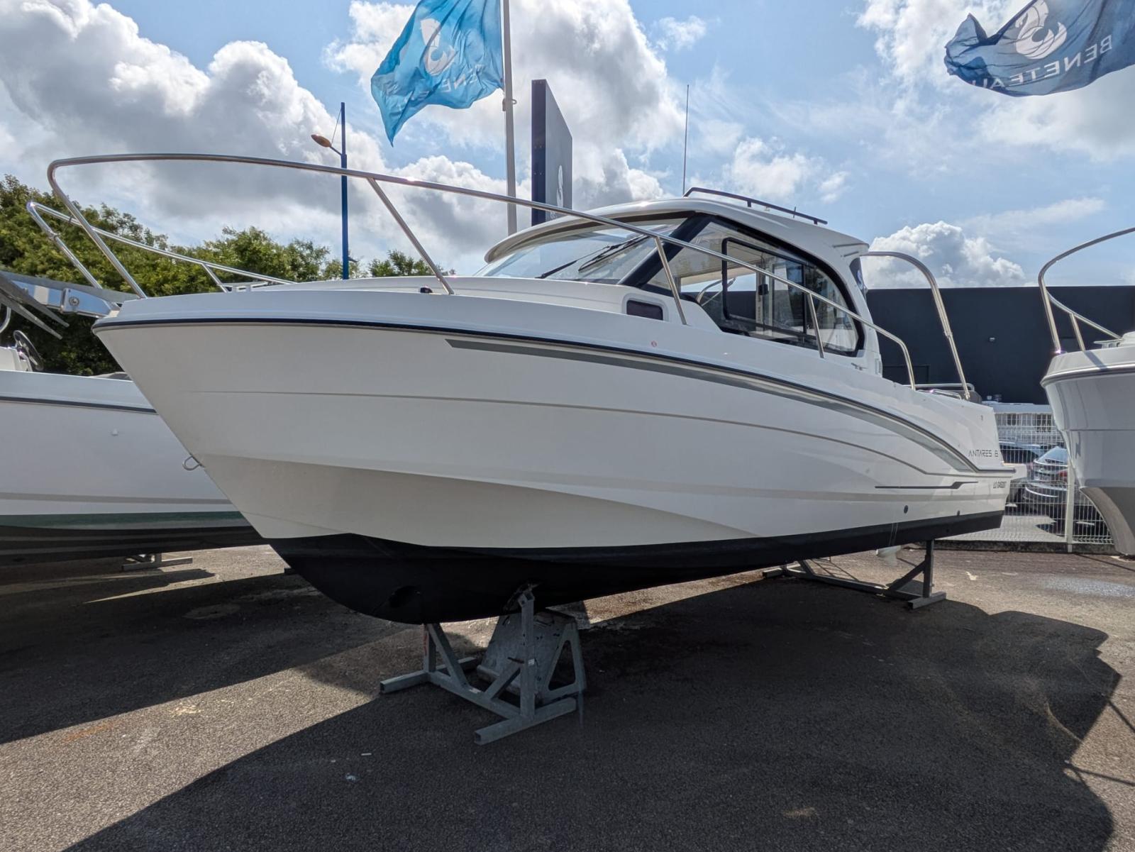 beneteau Antares 8 ob