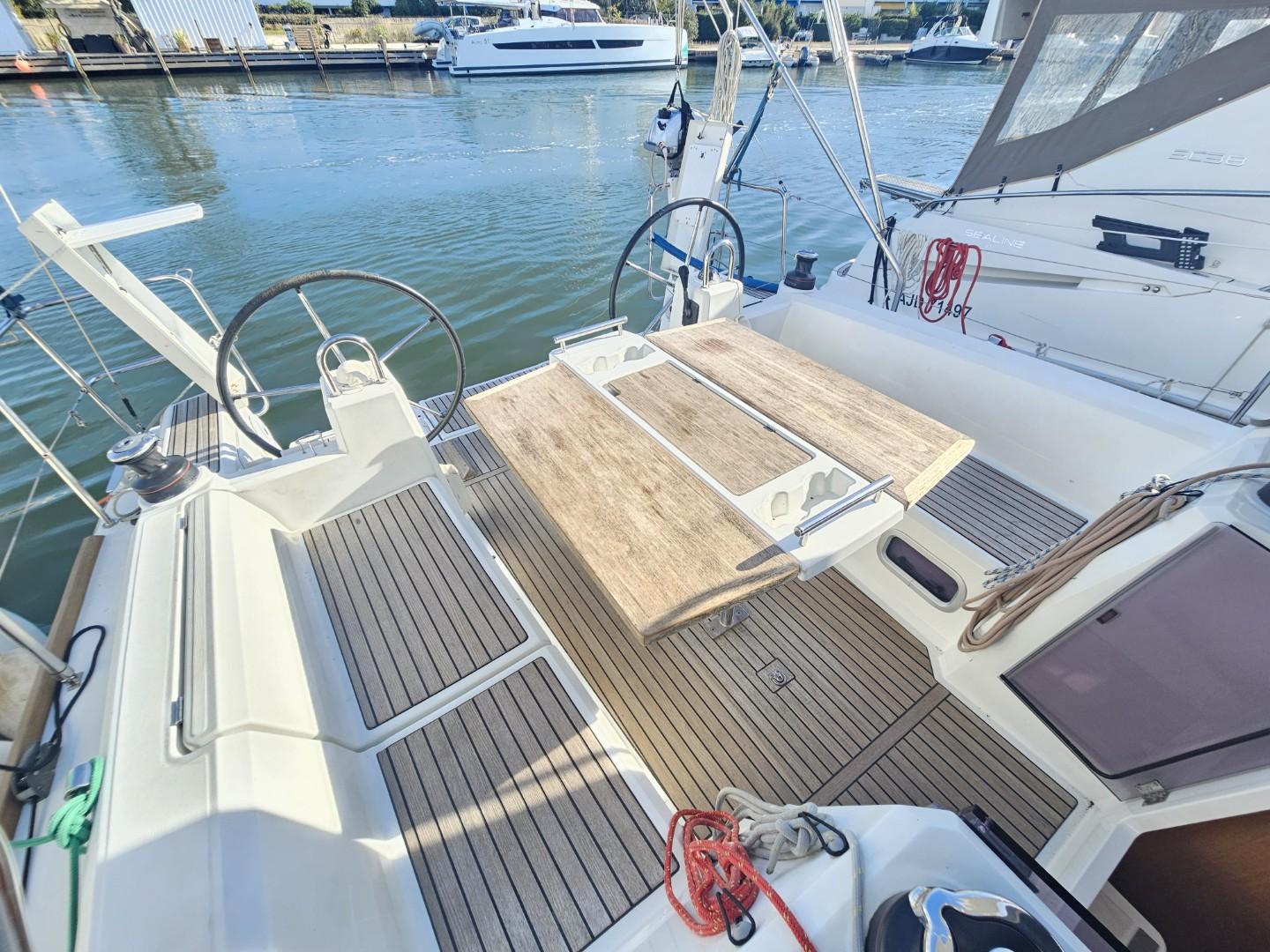 beneteau Oceanis 35