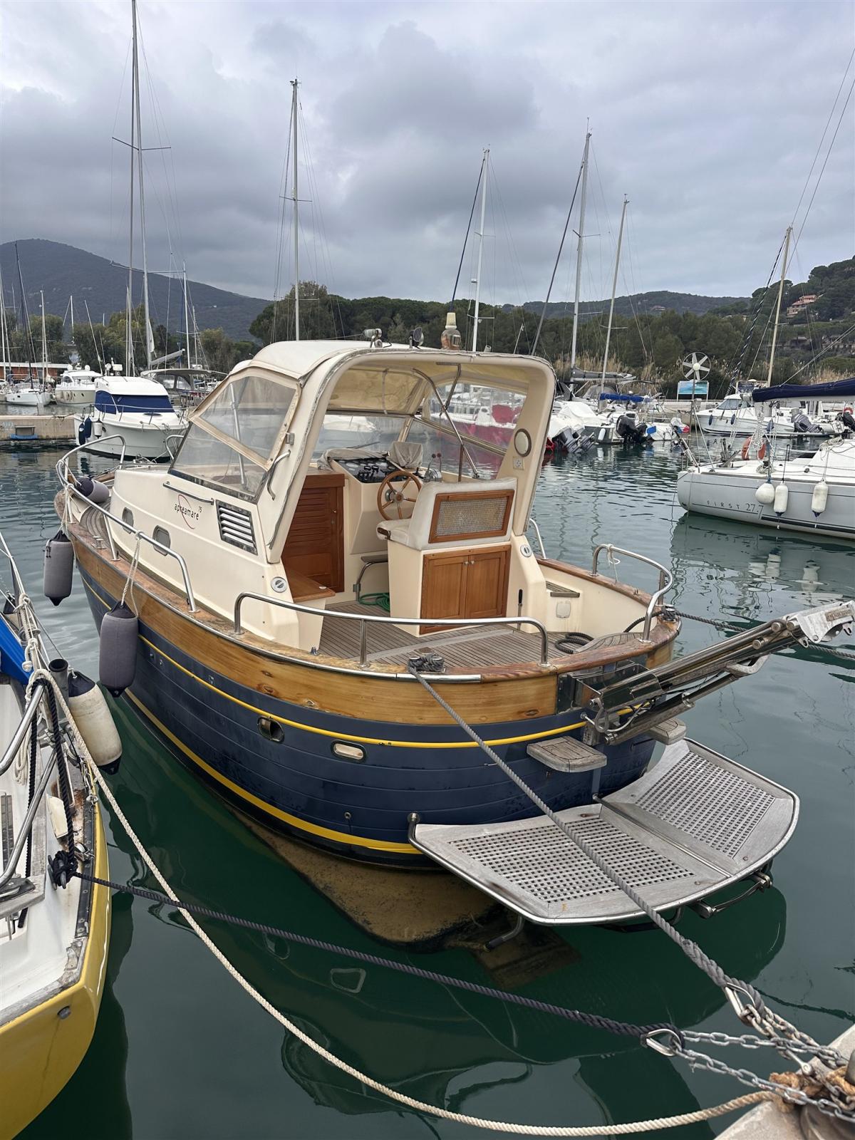 apreamare Smeraldo 750 cabin