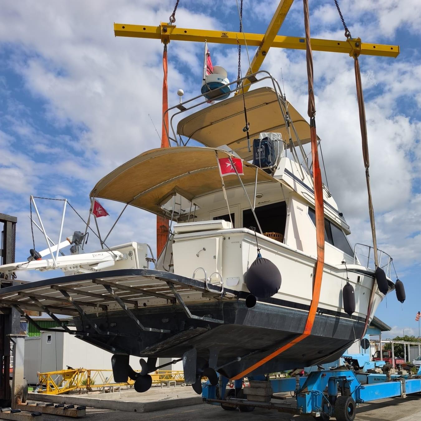 hatteras 38 convertible