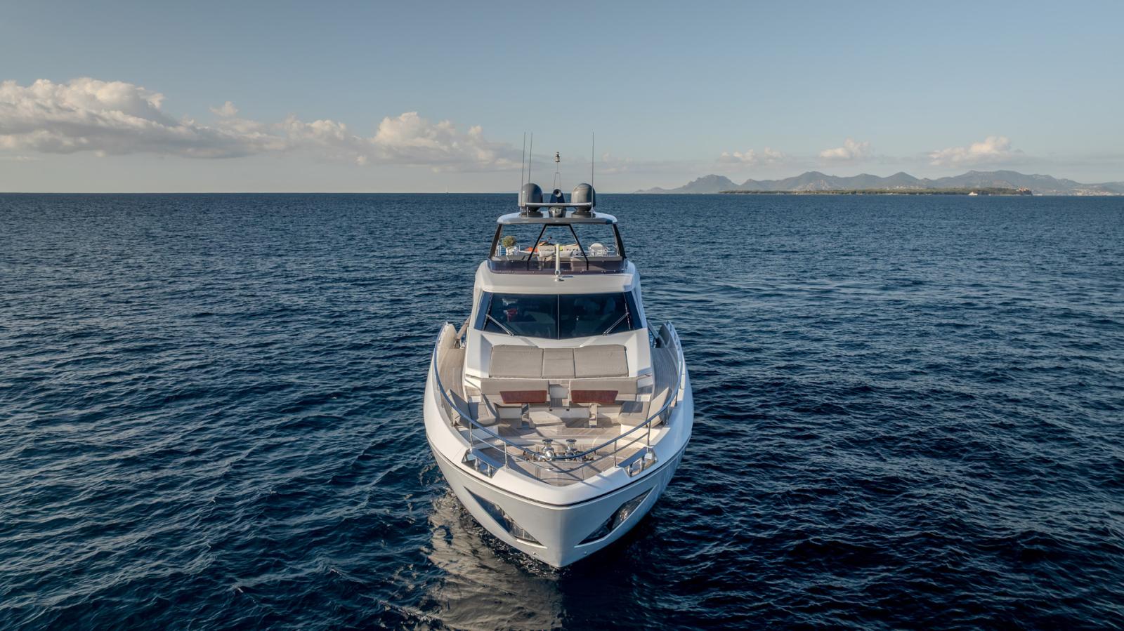 ferretti yachts 920 piola