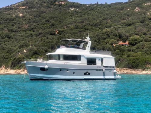 Beneteau swift trawler 50
