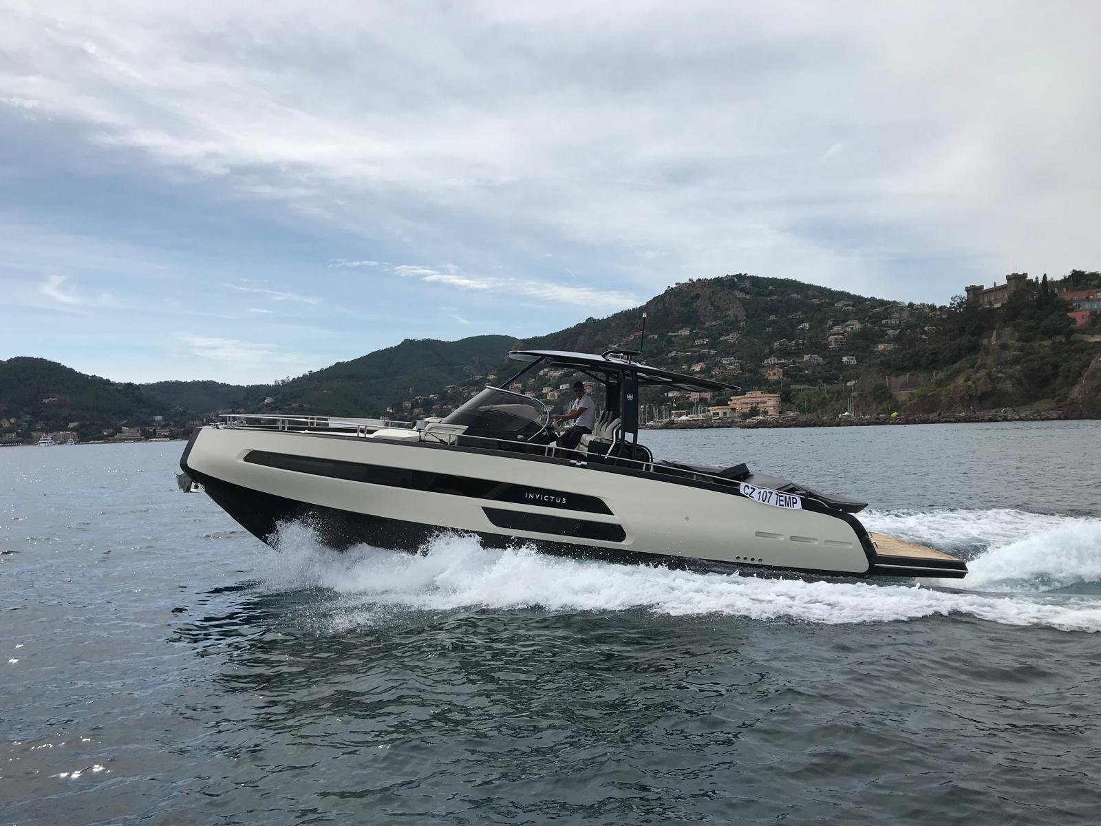 invictus 370 gt