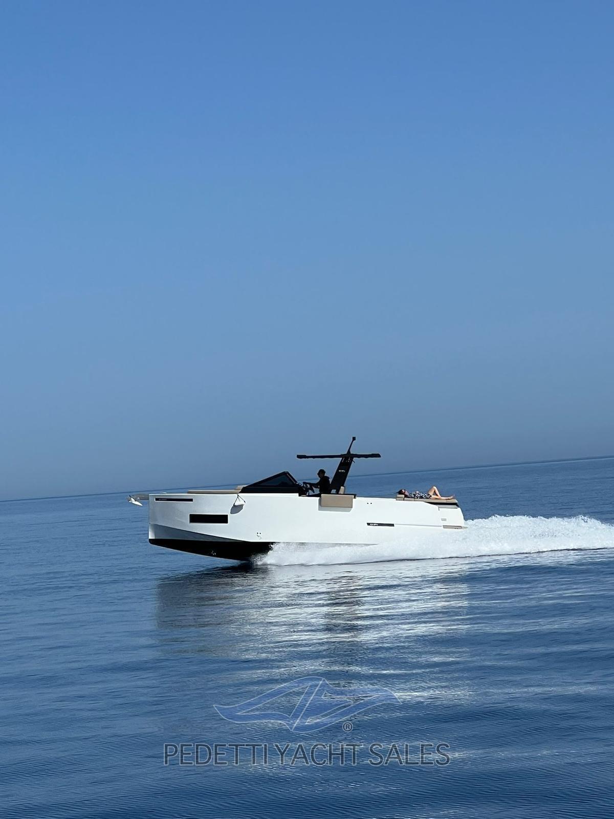 de antonio yachts D34 cruiser