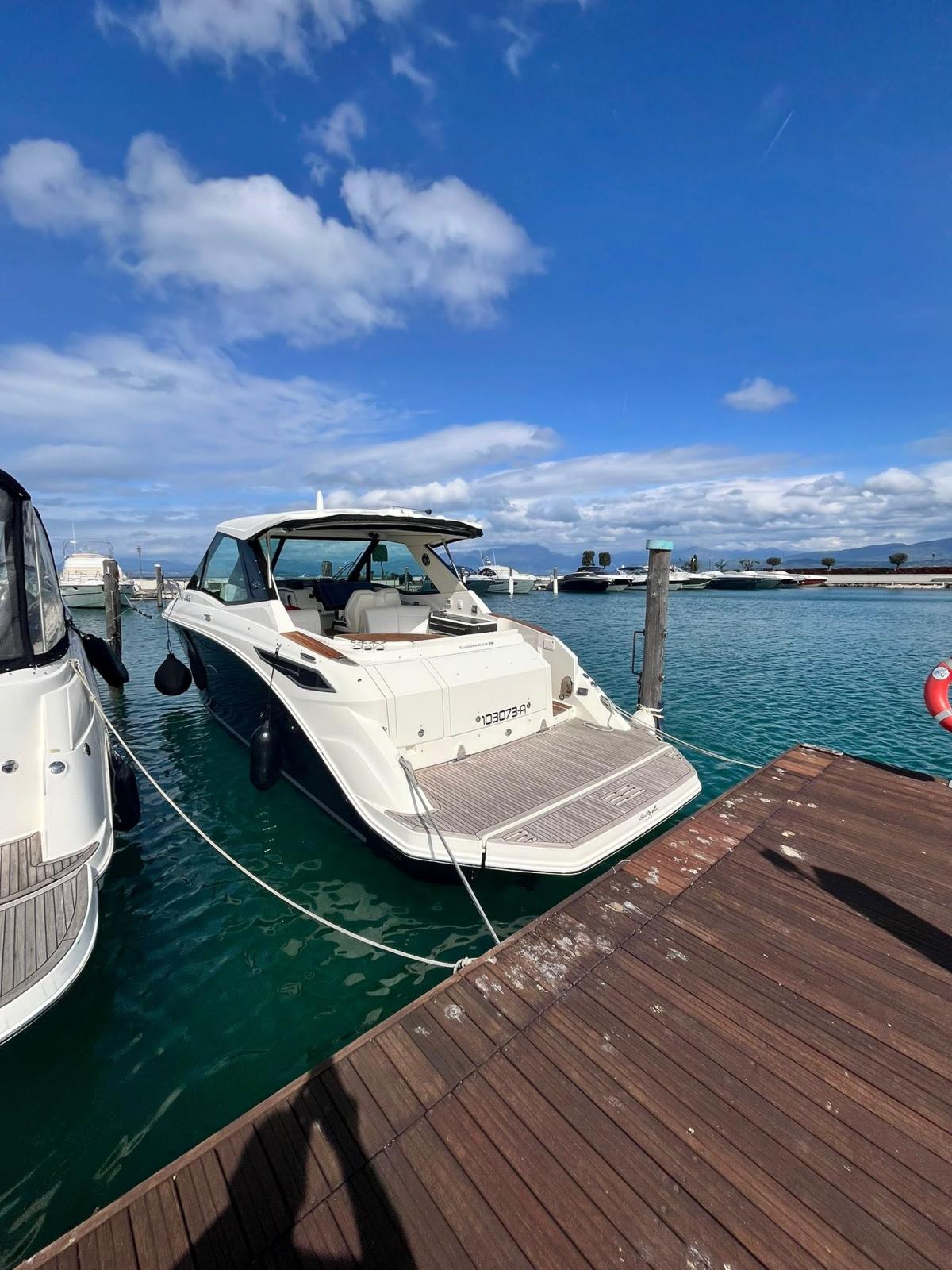 sea ray 320 sundancer coupe'