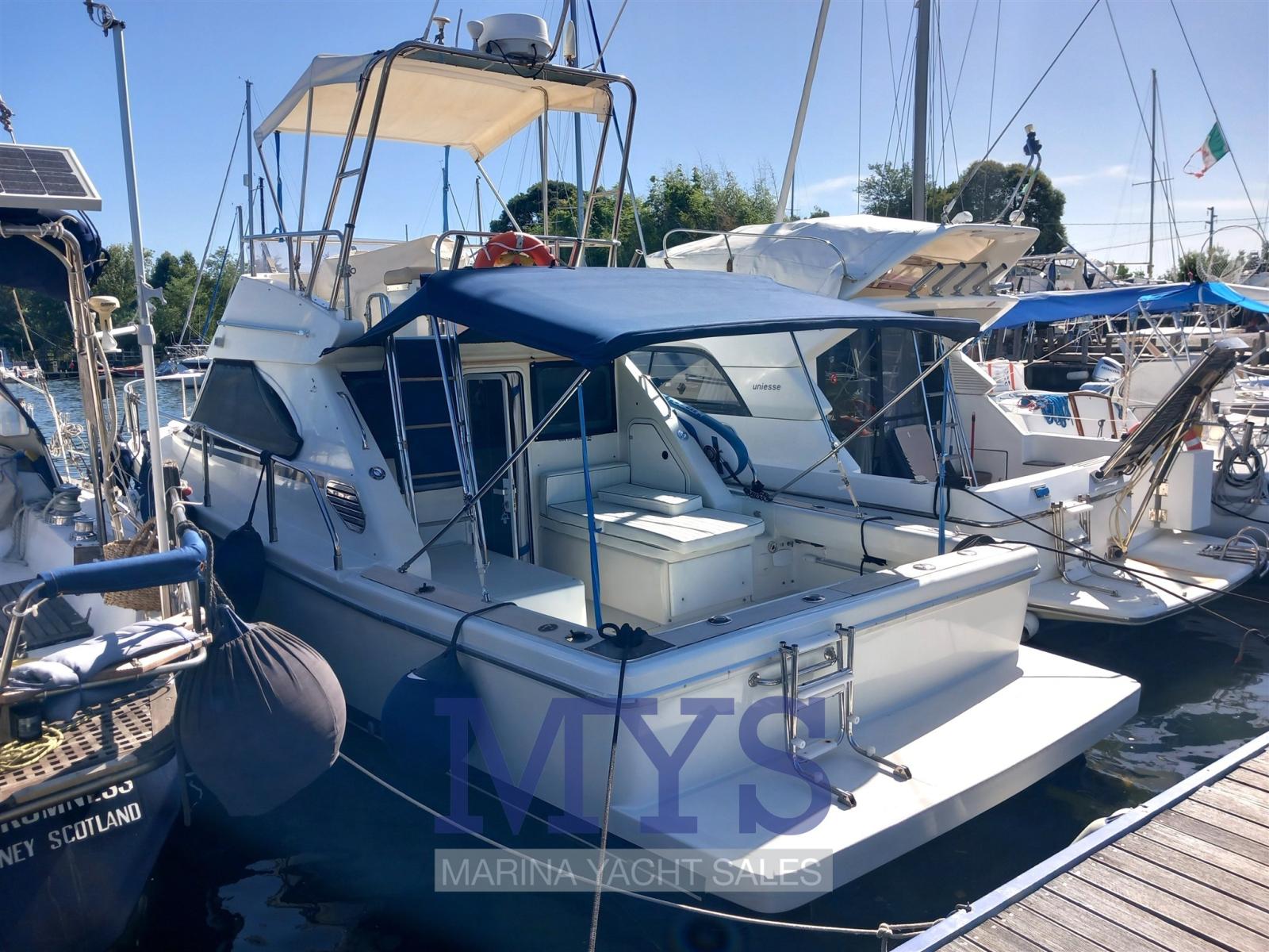 cayman yachts 30 fly