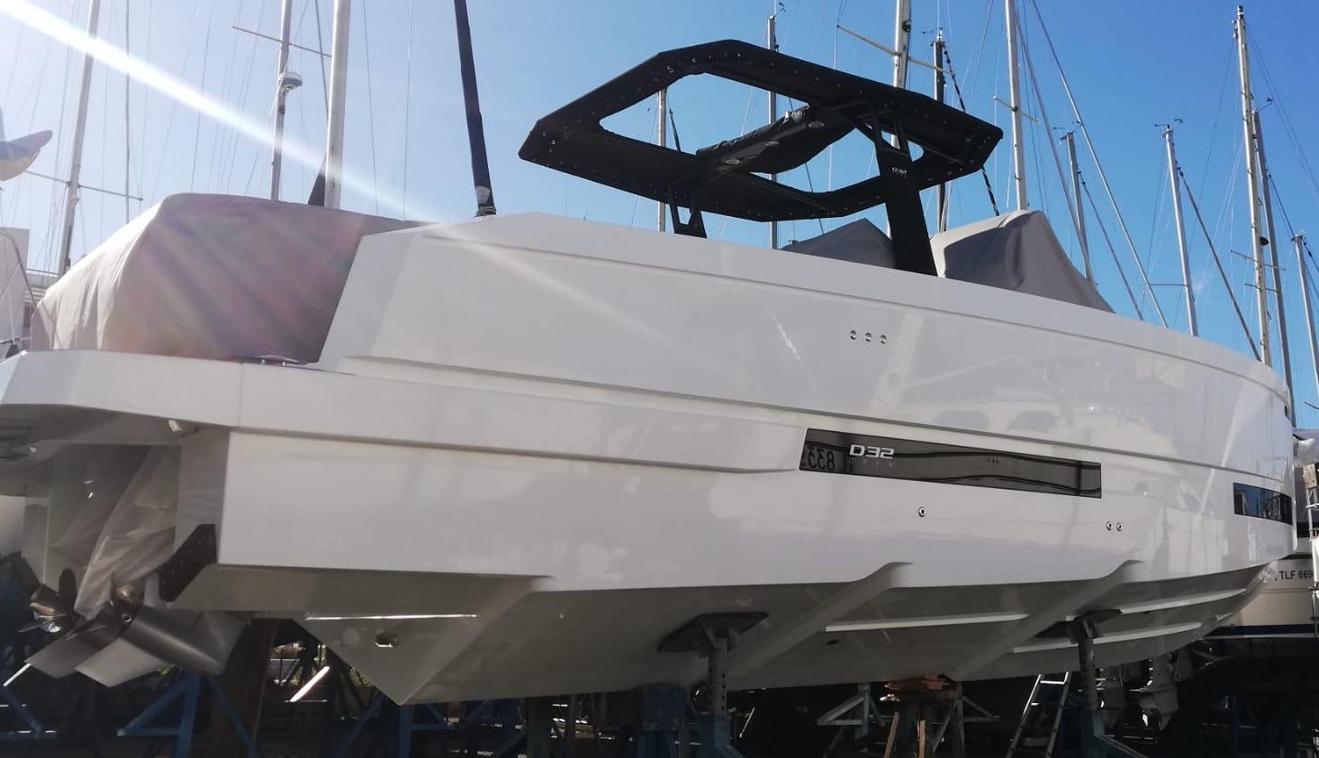 de antonio yachts D32 open