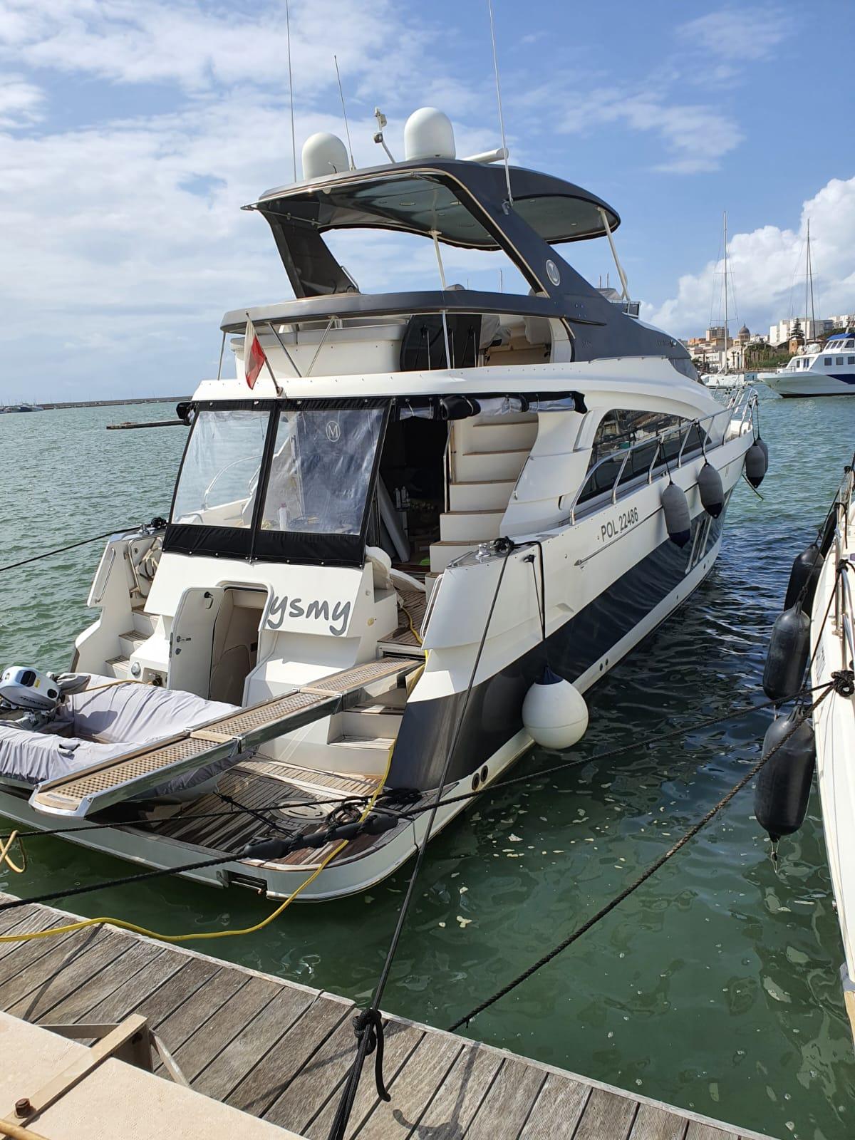 marquis yachts 560 fly hard top