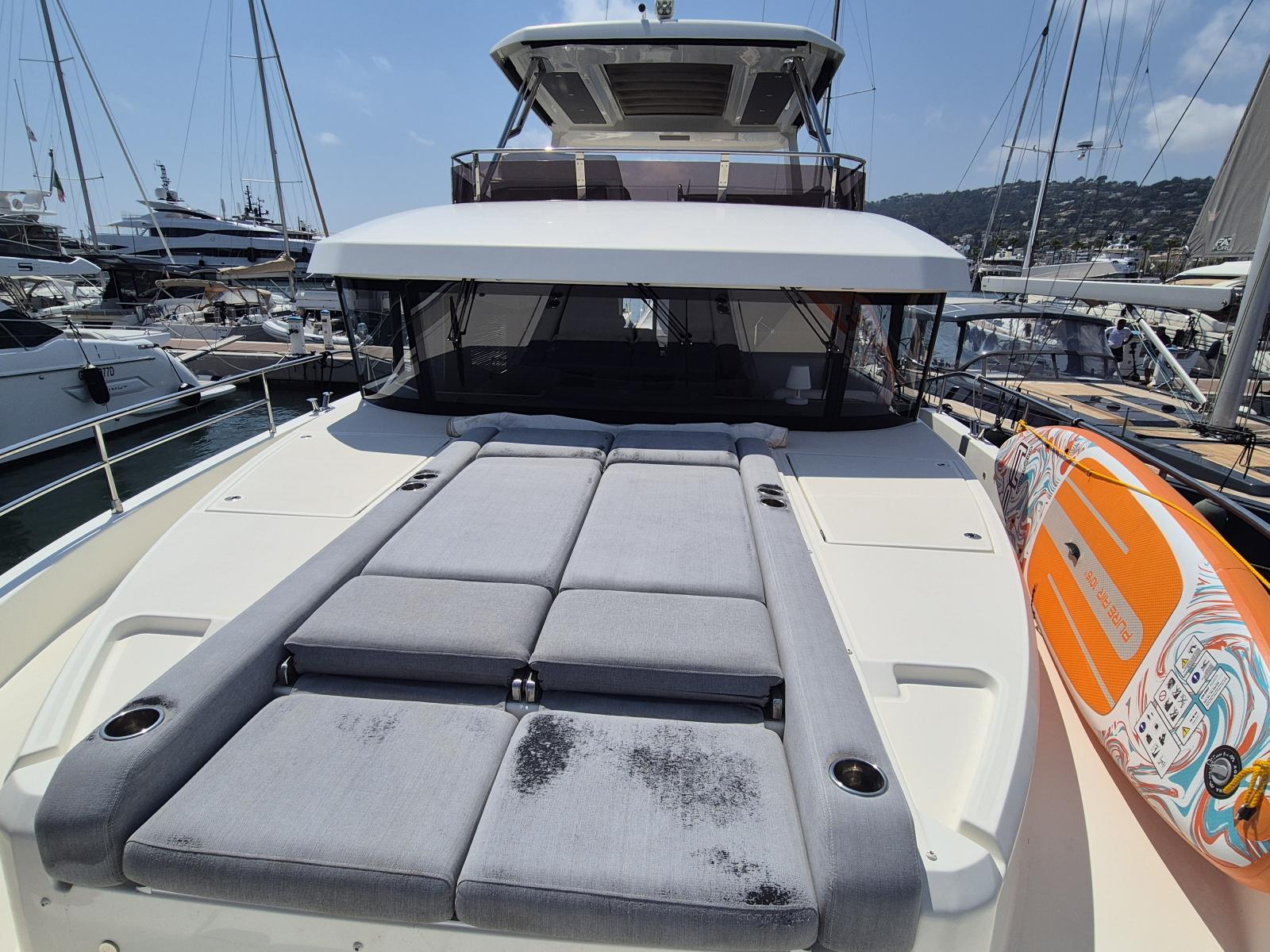 beneteau Grand trawler 62